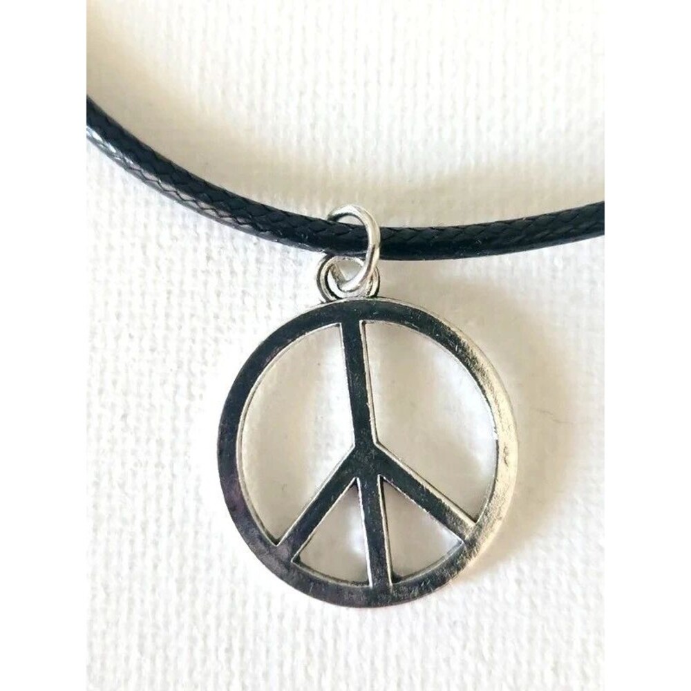 Black Cord Peace Sign Choker Necklace Silver Tone Pendant 90s Boho